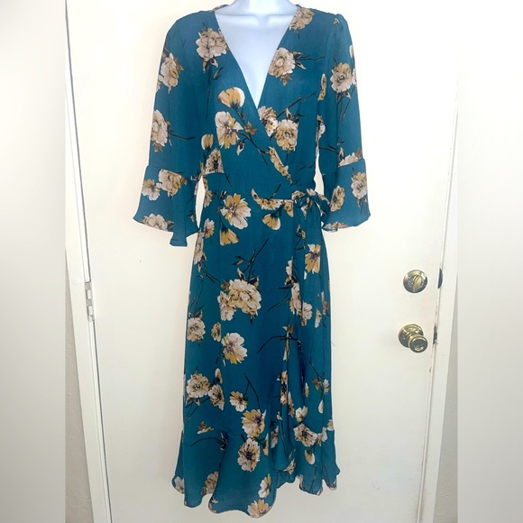 She + Sky Dresses & Skirts - She + Sky SZ L midi high lo wrap dress